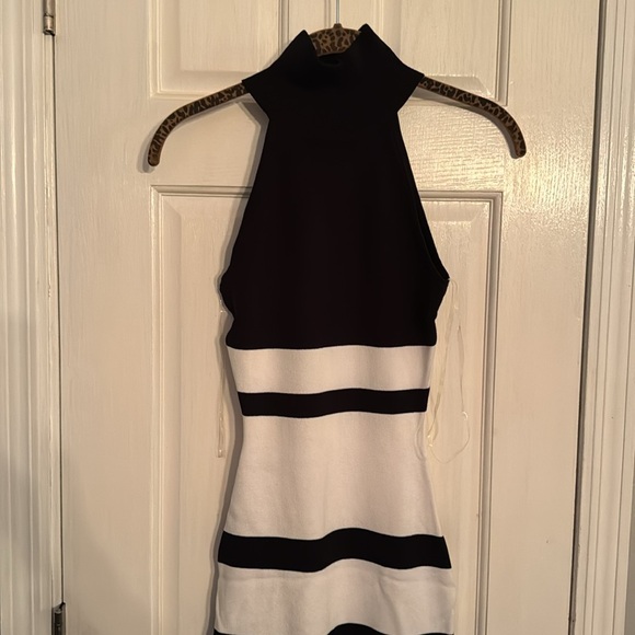 Hera Collection collar sleeveless knit dress NWT M - Picture 2 of 10
